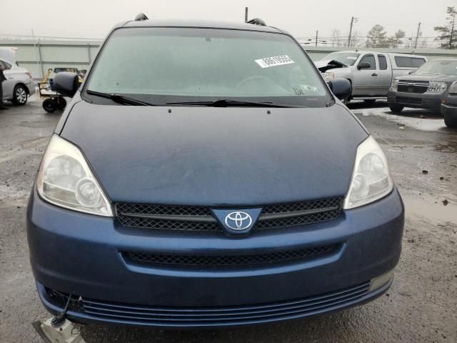 2005 Toyota Sienna XLE