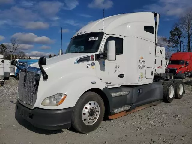 2020 Kenworth Construction T680