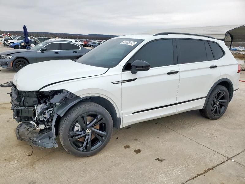 2024 Volkswagen Tiguan SE R-LINE Black