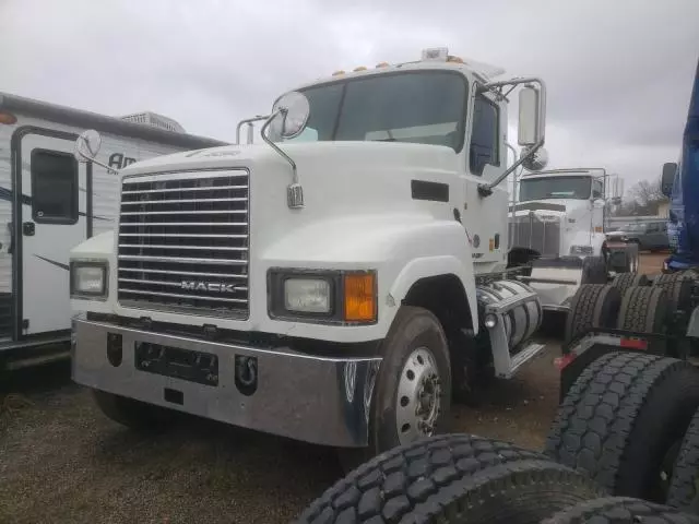 2014 Mack 600 CHU600