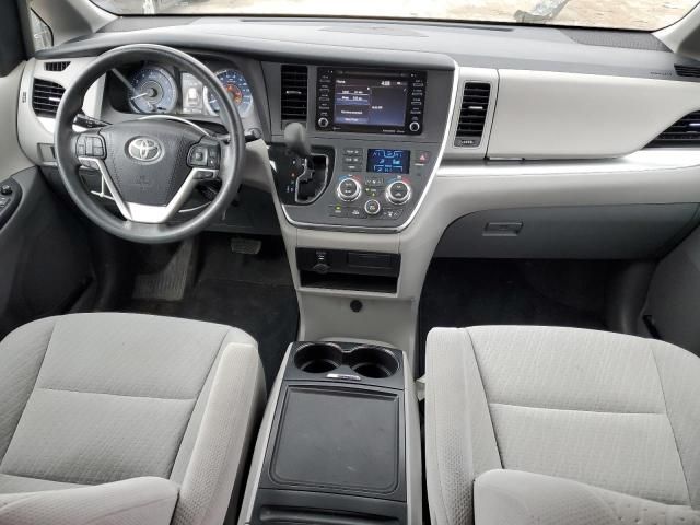 2019 Toyota Sienna LE