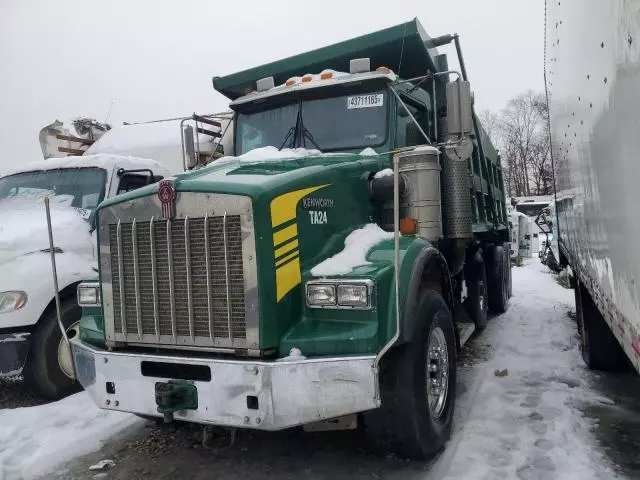 2006 Kenworth Construction T800