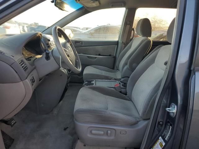 2009 Toyota Sienna CE