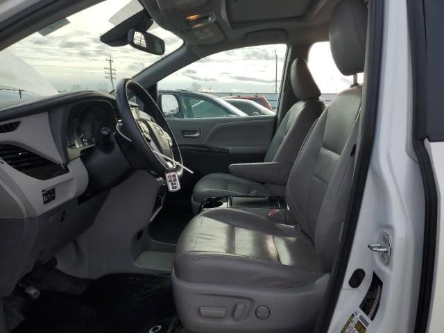 2018 Toyota Sienna XLE