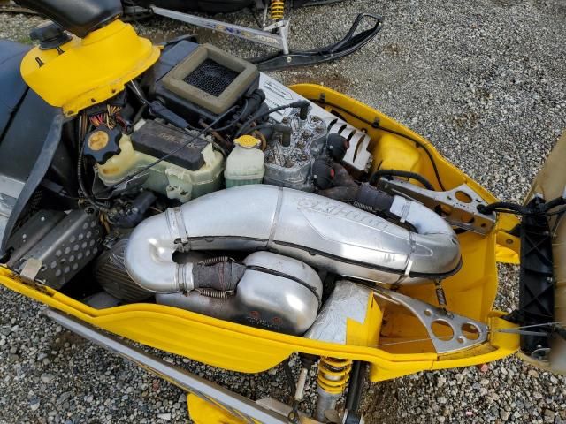 2001 Skidoo 2001 Skidoo Snowmobile