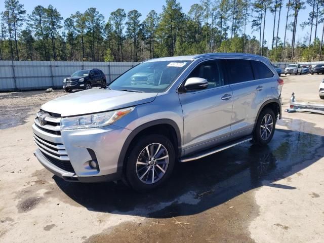 2017 Toyota Highlander SE