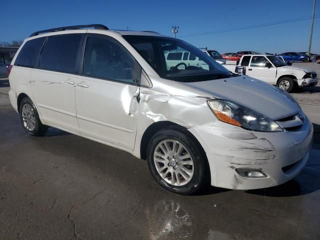 2010 Toyota Sienna XLE