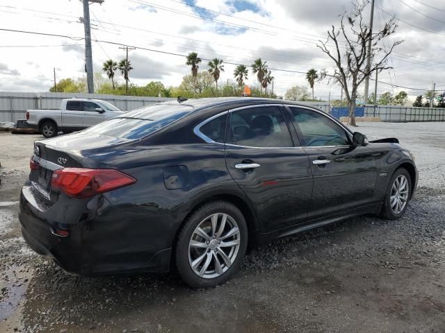 2016 Infiniti Q70 Hybrid