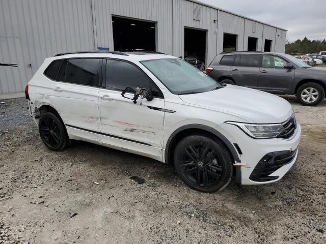 2022 Volkswagen Tiguan SE R-LINE Black