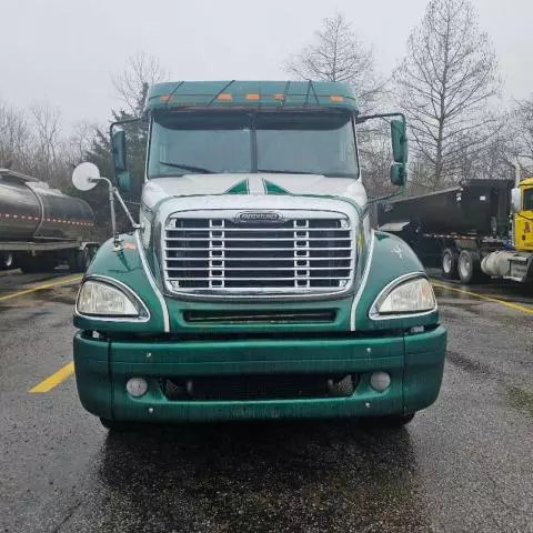 2006 Freightliner Conventional Columbia