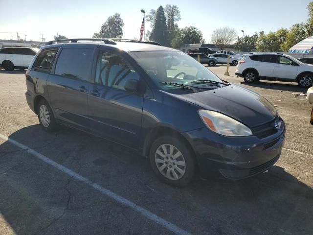 2004 Toyota Sienna CE