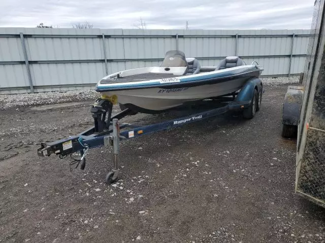 1999 Land Rover 1999 Landau Boat CO Bass Boat