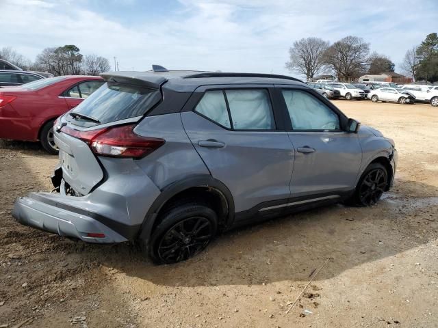 2022 Nissan Kicks SR