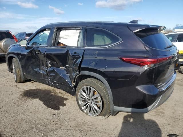 2021 Toyota Highlander Hybrid Platinum