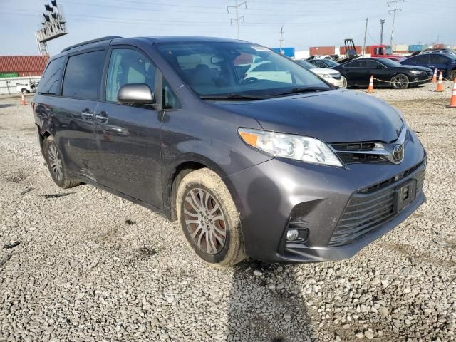 2018 Toyota Sienna XLE