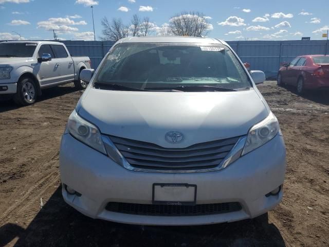 2017 Toyota Sienna XLE