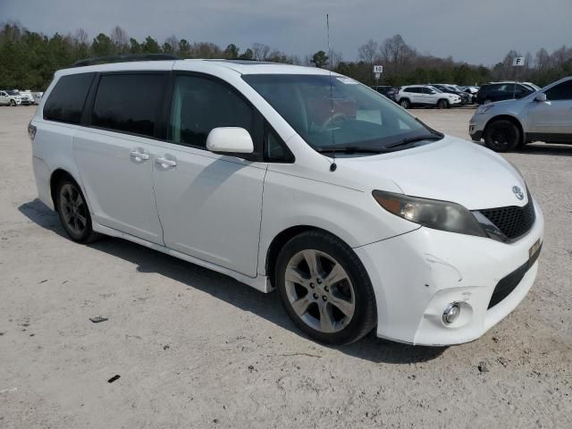 2011 Toyota Sienna Sport