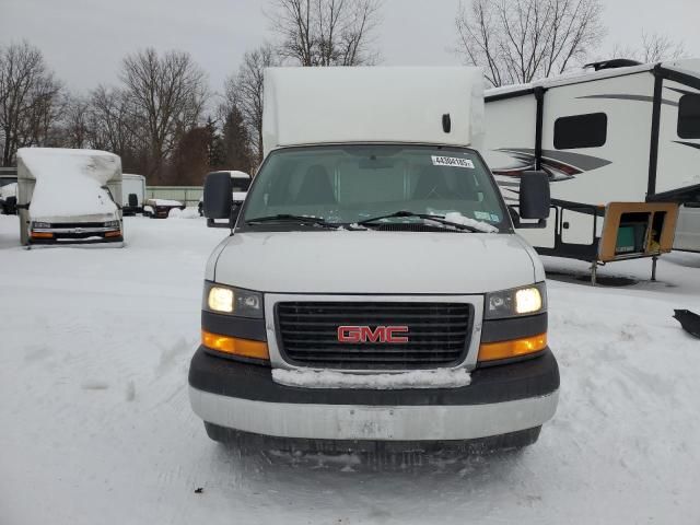 2022 GMC Savana Cutaway G3500