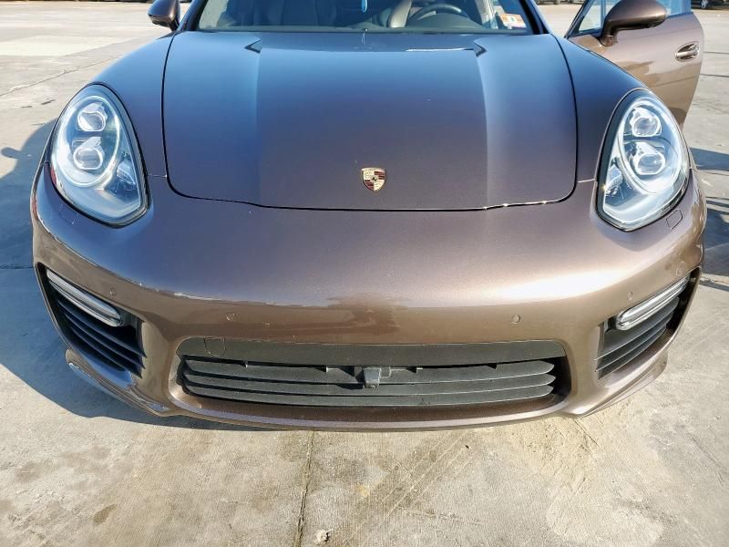 2016 Porsche Panamera GTS