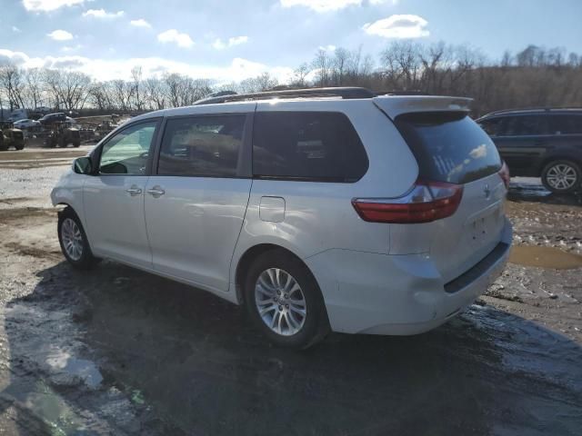 2017 Toyota Sienna XLE