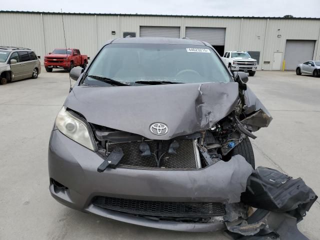 2014 Toyota Sienna LE