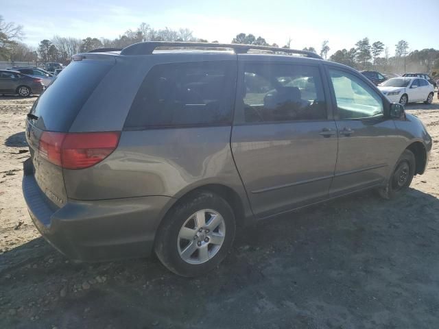 2004 Toyota Sienna CE