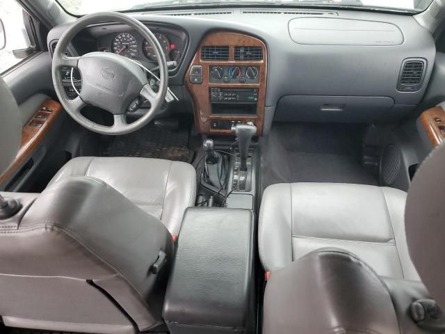 1996 Nissan Pathfinder LE