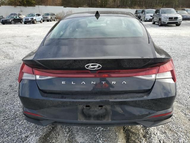 2022 Hyundai Elantra SE