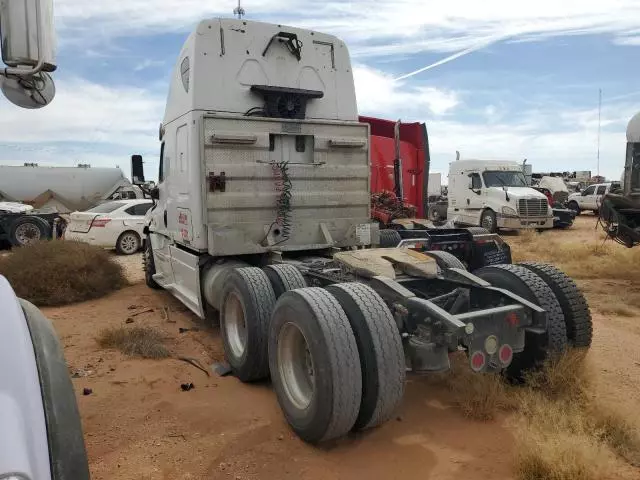 2016 Freightliner Cascadia 125