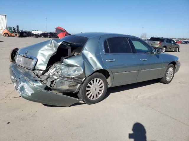 2004 Lincoln Town Car Executive