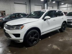 Salvage cars for sale at auction: 2017 Volkswagen Touareg Wolfsburg