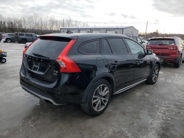 2018 Volvo V60 Cross Country Premier