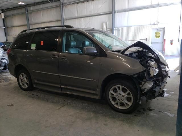 2005 Toyota Sienna XLE