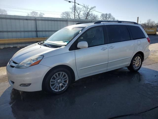 2010 Toyota Sienna XLE