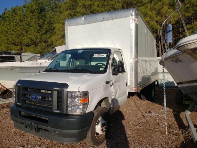 2022 Ford Econoline E350 Super Duty Cutaway Van