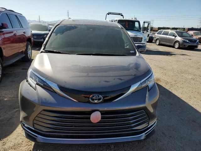 2021 Toyota Sienna Limited