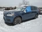 2022 Volvo XC90 T6 Momentum