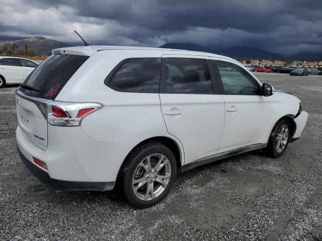 2014 Mitsubishi Outlander SE