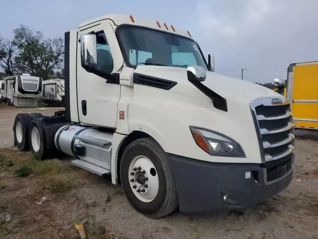 2024 Freightliner Cascadia 126