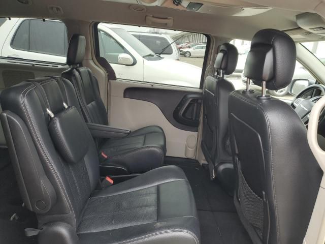 2016 Chrysler Town & Country Touring L