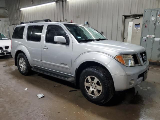 2005 Nissan Pathfinder LE