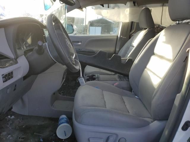 2016 Toyota Sienna XLE