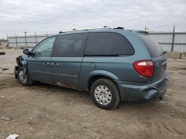 2006 Chrysler Town & Country LX