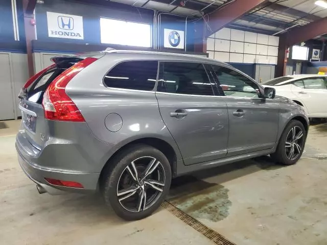 2017 Volvo XC60 T6 R-DESIGN Platinum