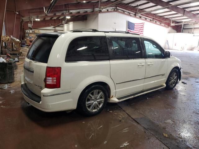 2010 Chrysler Town & Country Touring