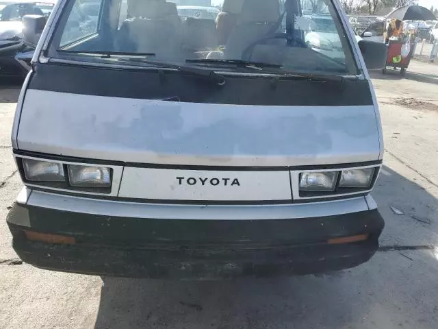 1985 Toyota Van Wagon Cargo