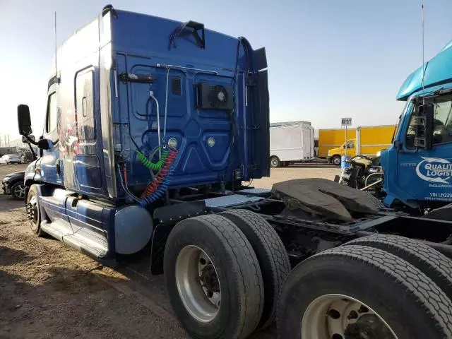 2011 Freightliner Cascadia Semi Truck