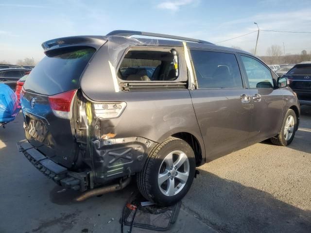 2014 Toyota Sienna LE