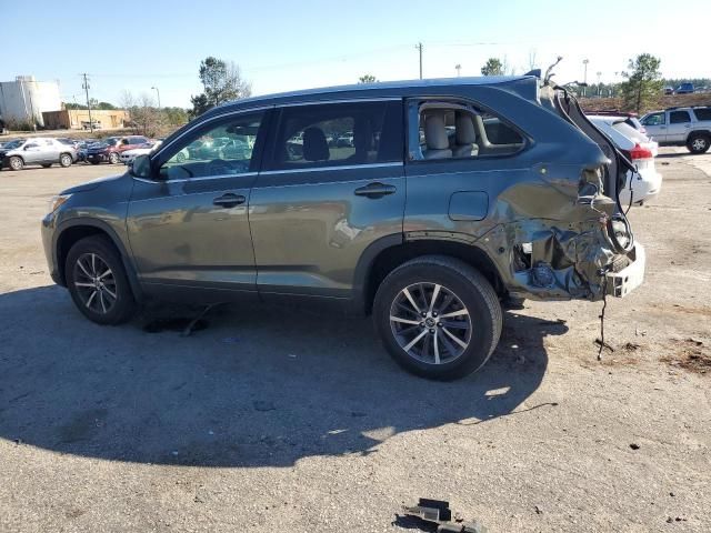 2017 Toyota Highlander SE