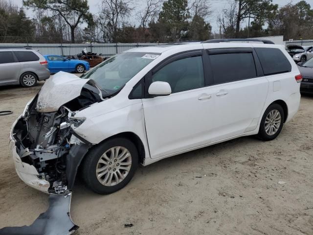 2011 Toyota Sienna XLE